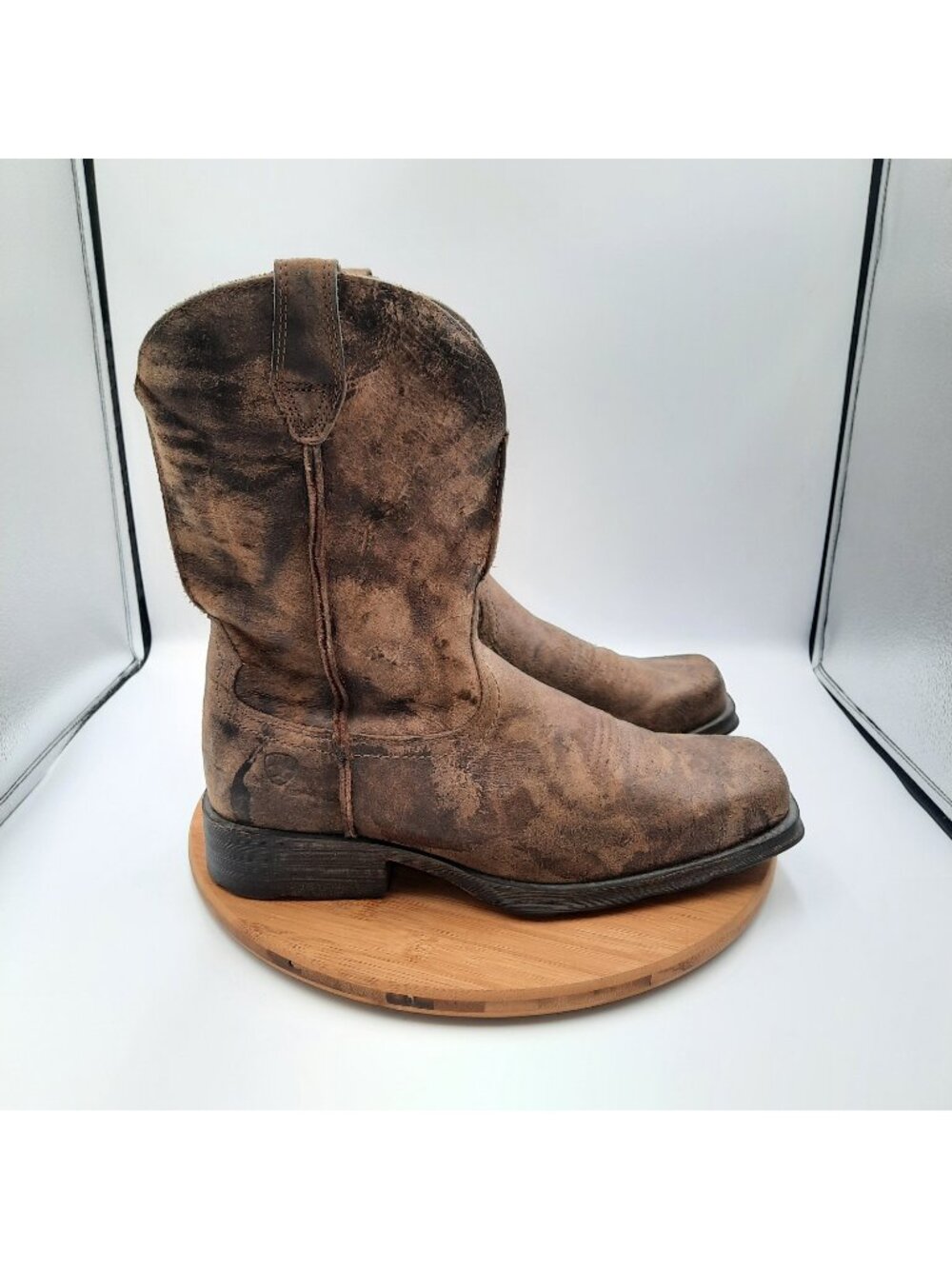 Ariat Rambler Mens Size 10.5 2E Wide Boots Square Toe Distressed Leather Western